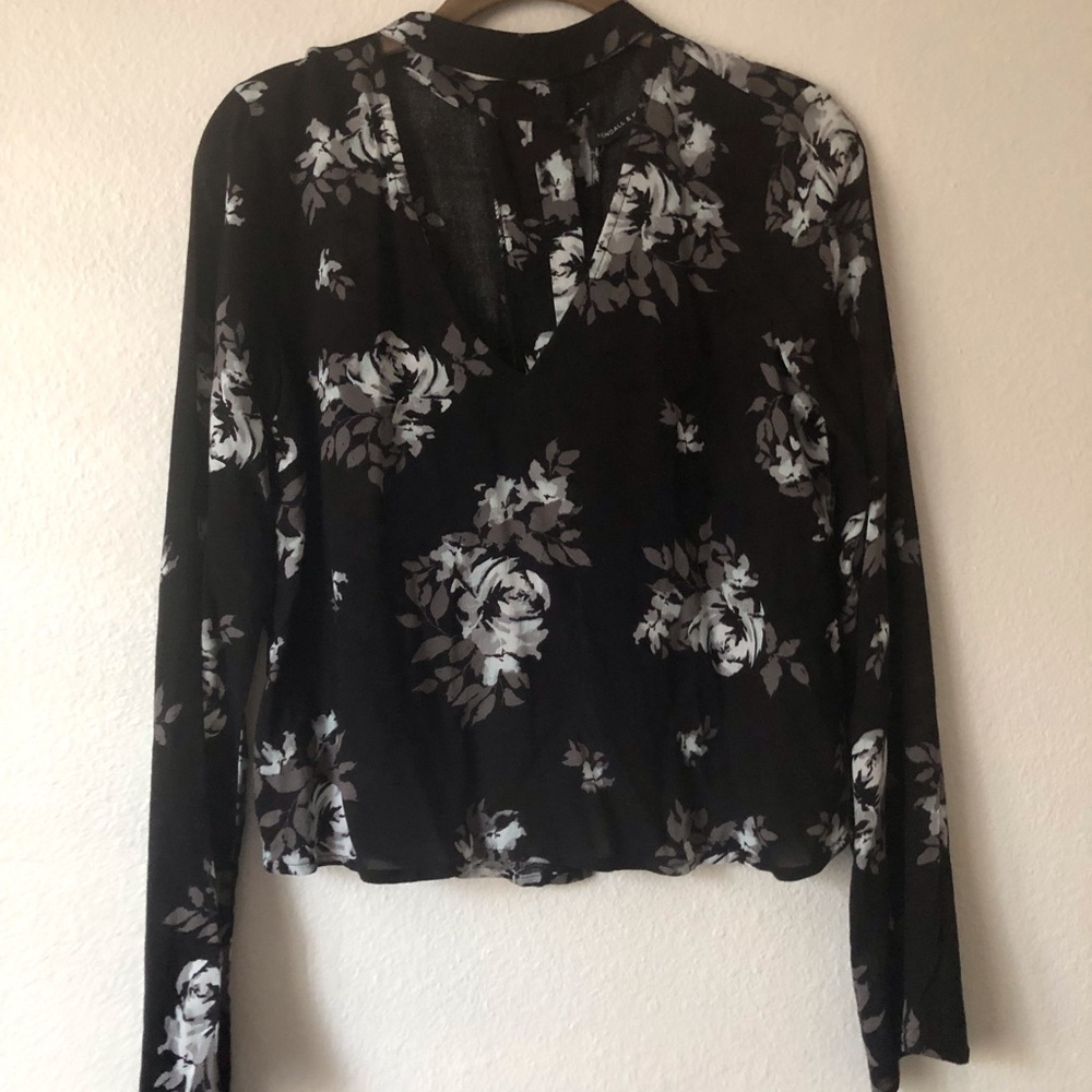 KENDALL AND KYLIE FLORAL BLOUSE